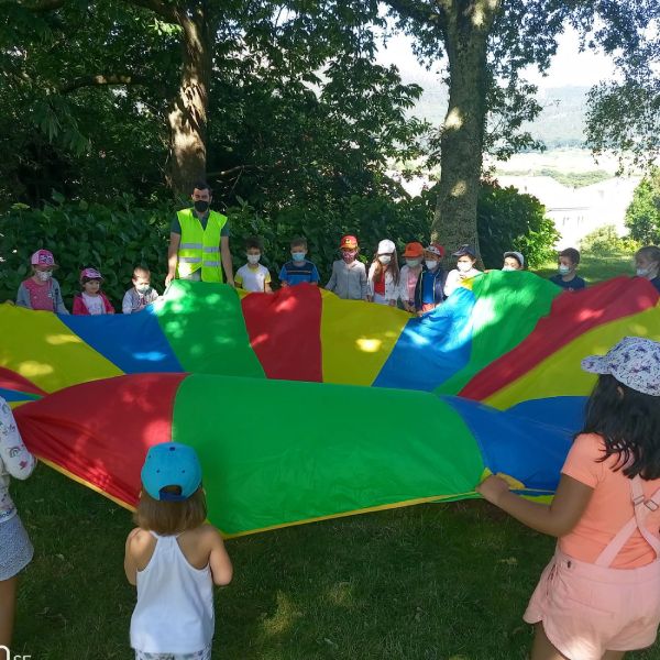 Niños en el campamento
